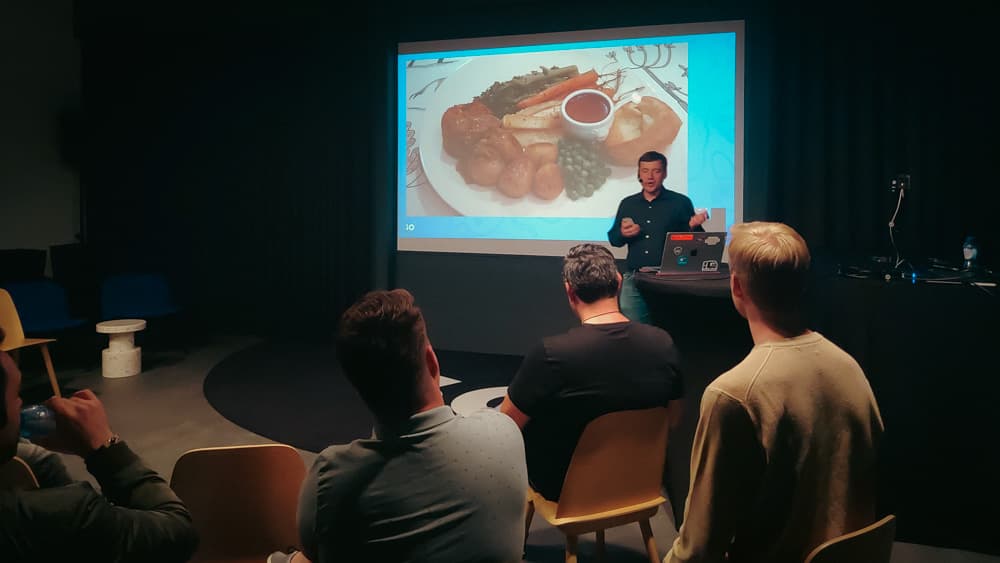 Hidde de Vries talking about the similarities between popovers